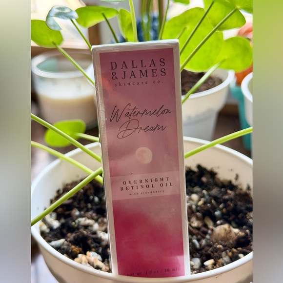 DALLAS & JAMES Skincare Watermelon Beam Retinol Oil - Picture 6 of 8